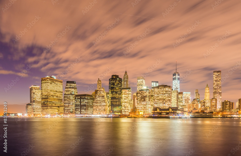 Fototapeta premium Night panorama of Manhattan in New York, USA