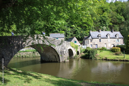 Foto vieux pont sur la Rance .