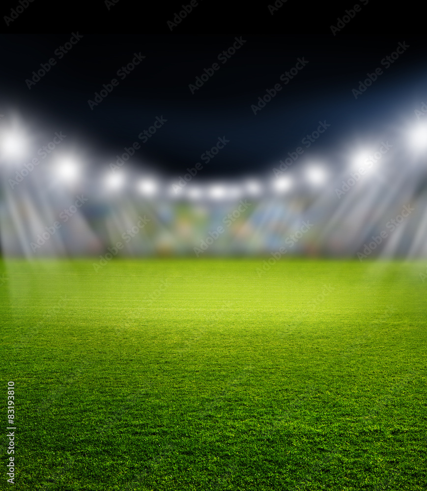 Fußballstadion mit Scheinwerferlicht