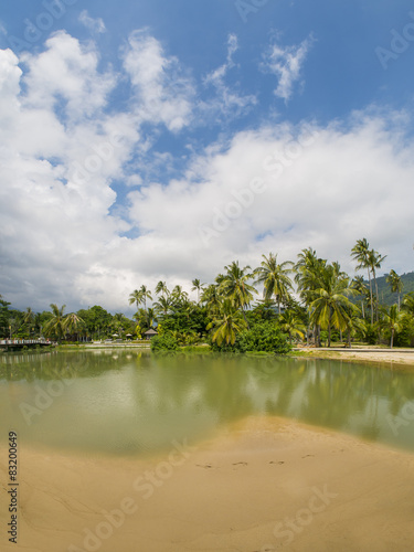 Tropical beach in Koh Samui island © Netfalls