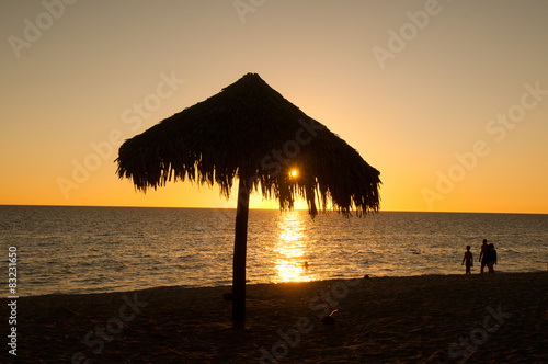 Canvas Print Sonnenuntergang mit Spiegelung am Playa Boca, Kuba