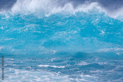 vague bleue en furie