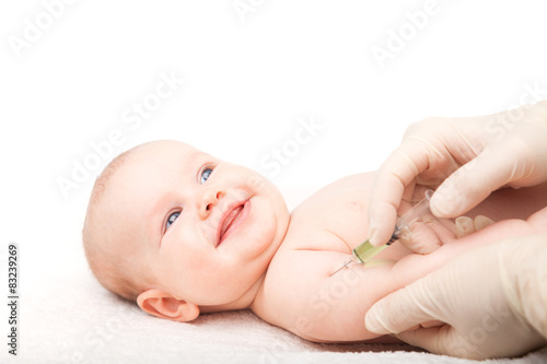 Obraz na płótnie Infant gets an injection