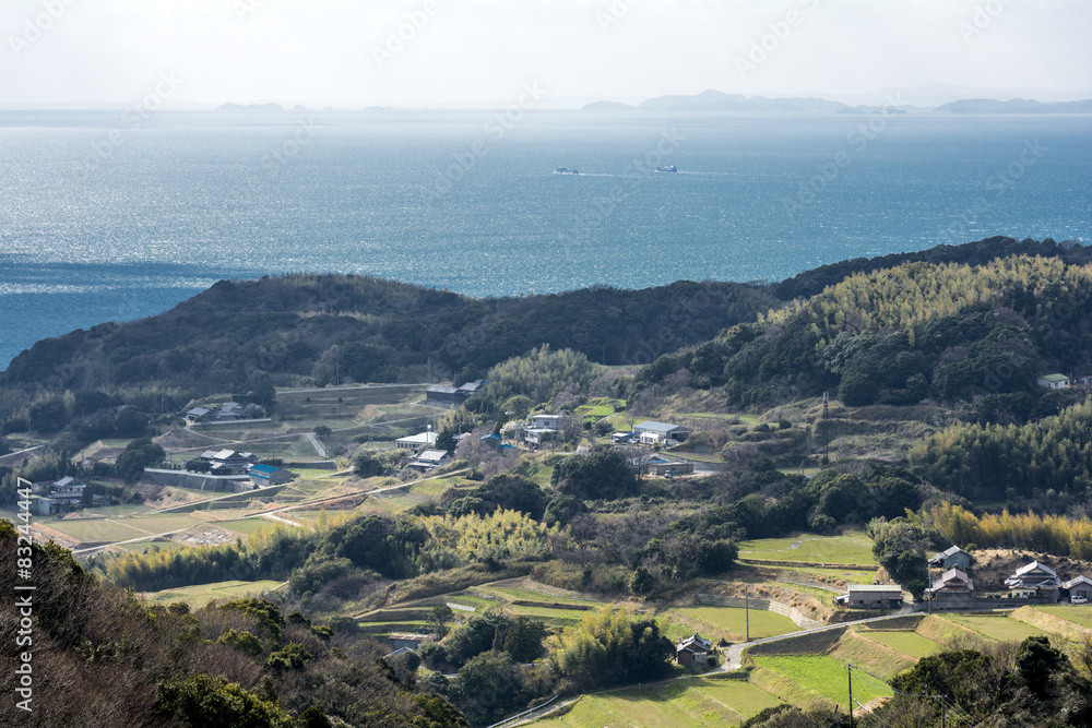 淡路島の集落と海