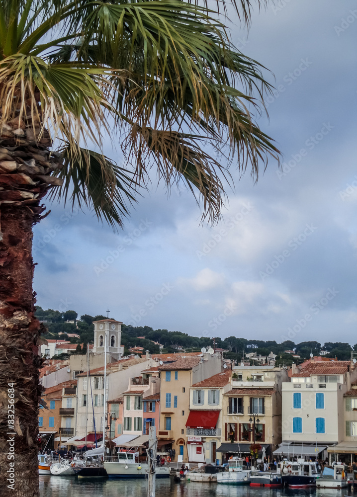 Cassis, le port et ses bateaux