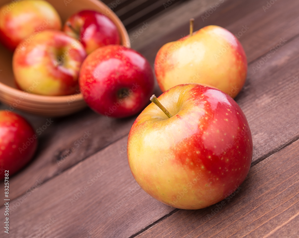 red ripe apples red ripe apples