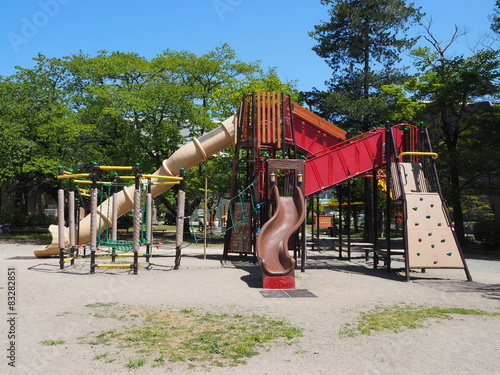 公園の複合遊具