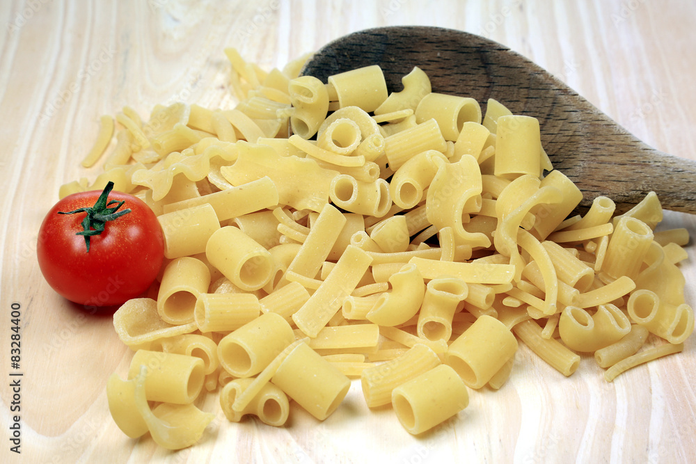 Mixed pasta with tomato