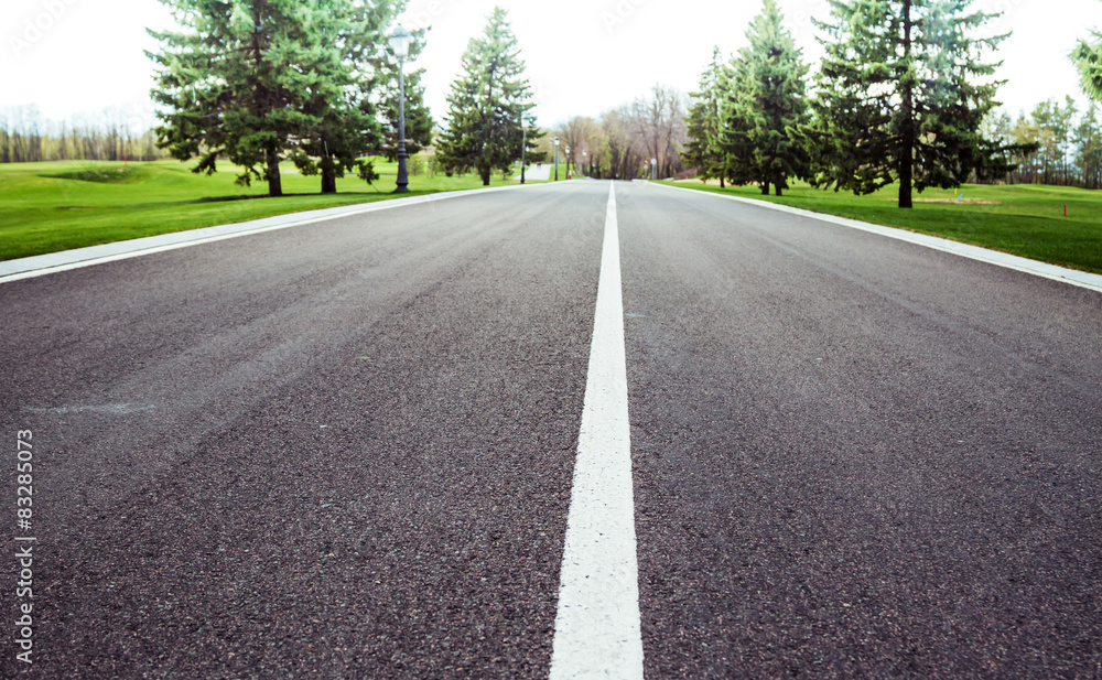 Fototapeta premium road going to horizon