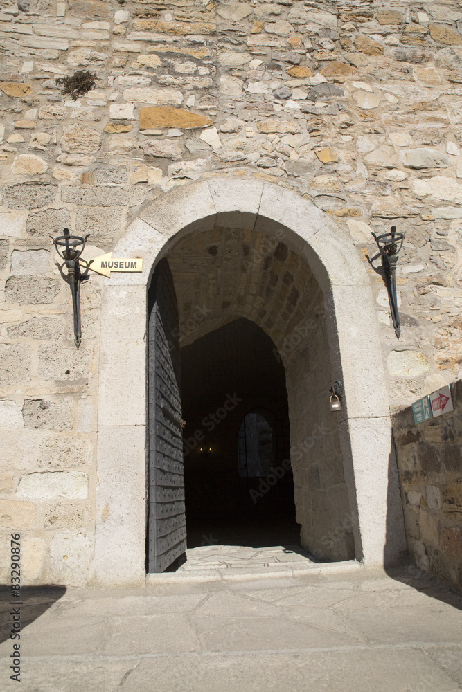Antik Kapı