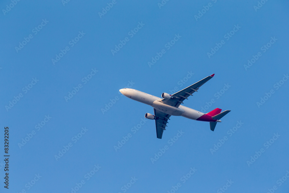 Airplane prepare to landing Airplane prepare to landing