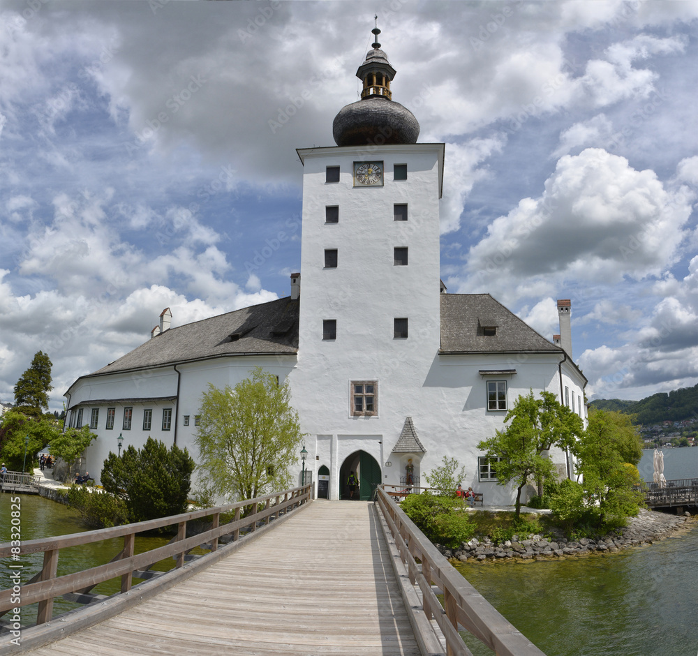 Castle Ort, Transee