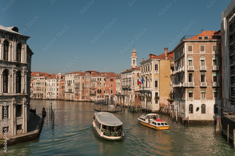 ein kanal in venedig