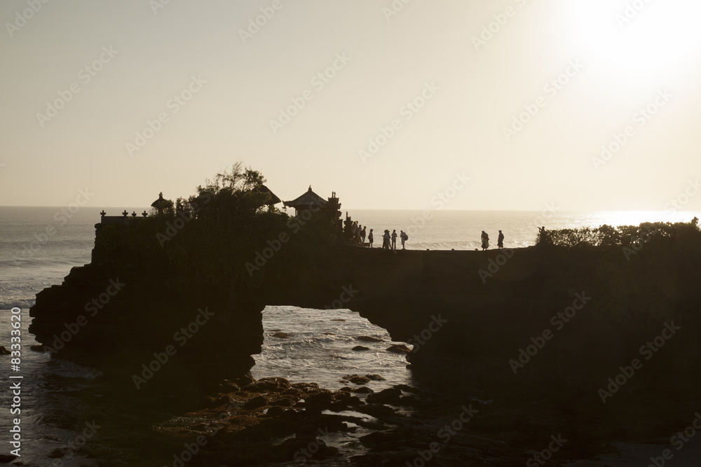 バリ島のタナロット寺院夕日