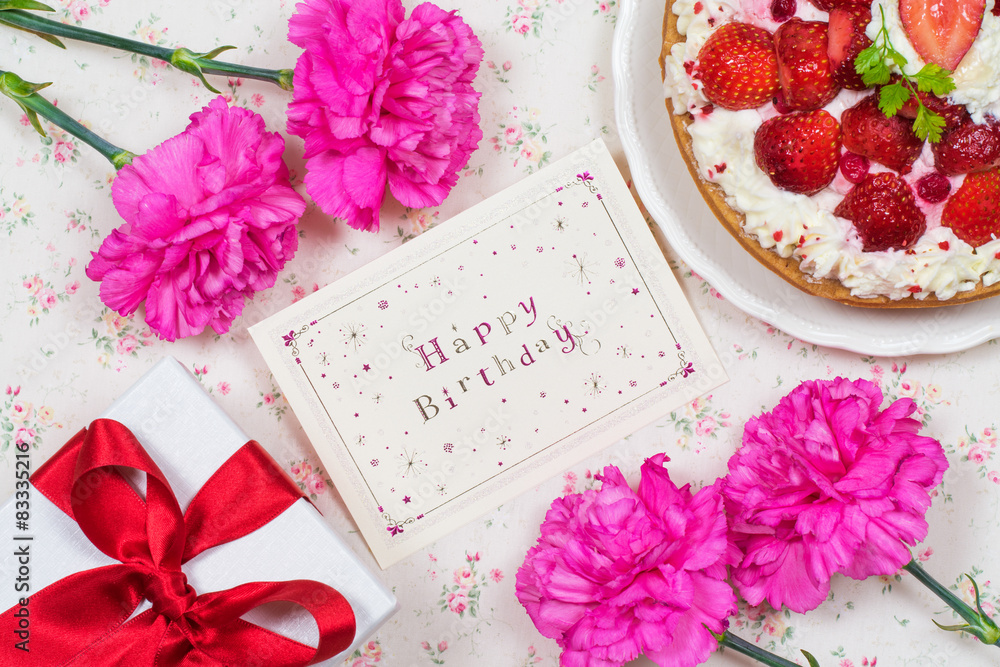 Naklejka premium 誕生日 タルト プレゼント カーネーション