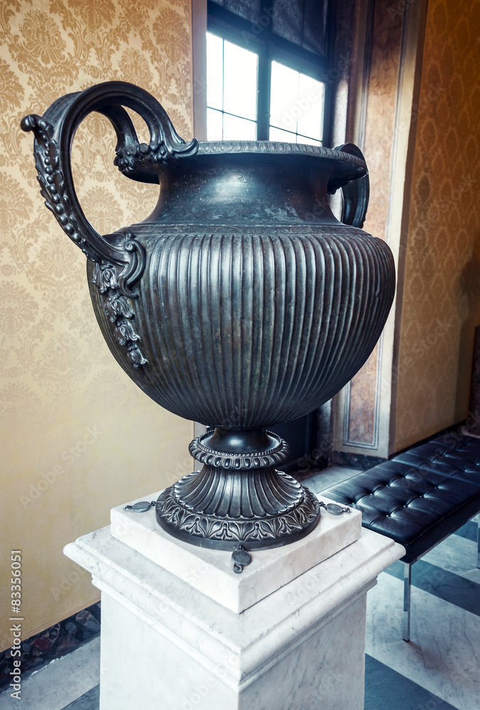 Vaso antico romano Stock Photo | Adobe Stock