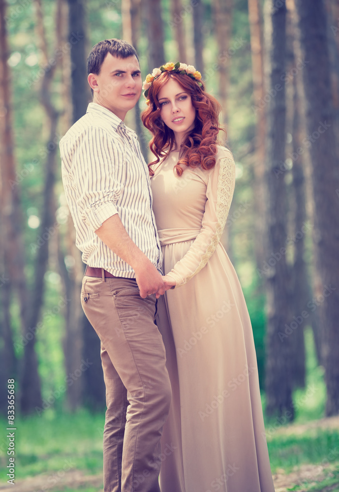 Fototapeta premium Beautiful couple in the park