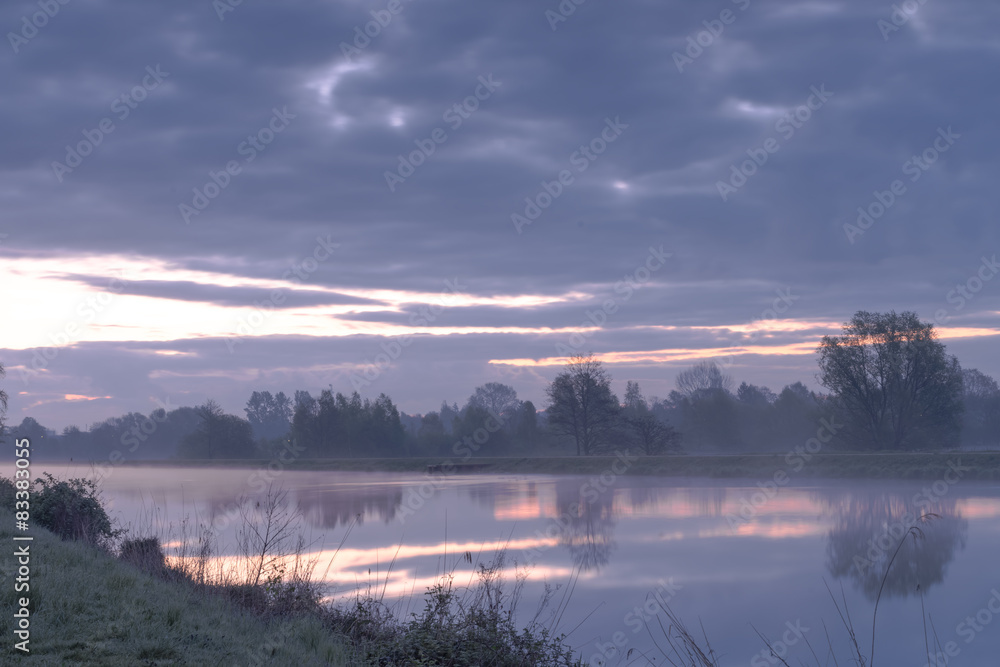 Obraz premium Morgen am Hunte river