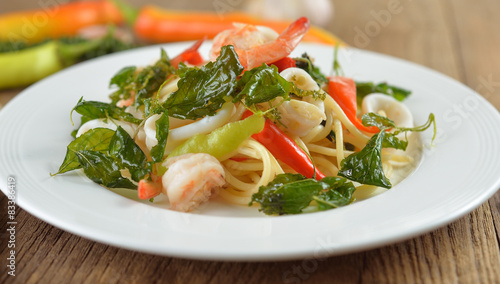 Spaghetti spicy seafood with herb