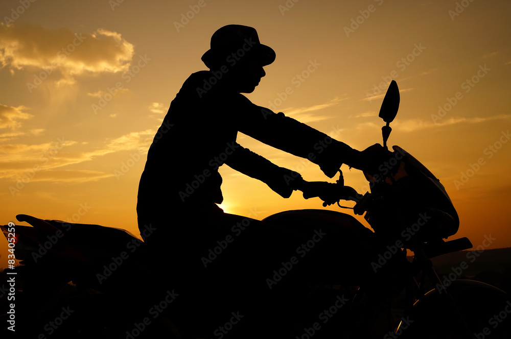 Obraz premium Riding the bike