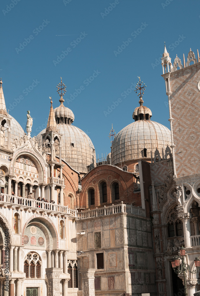 Campanile und Dogenpalast in Venedig
