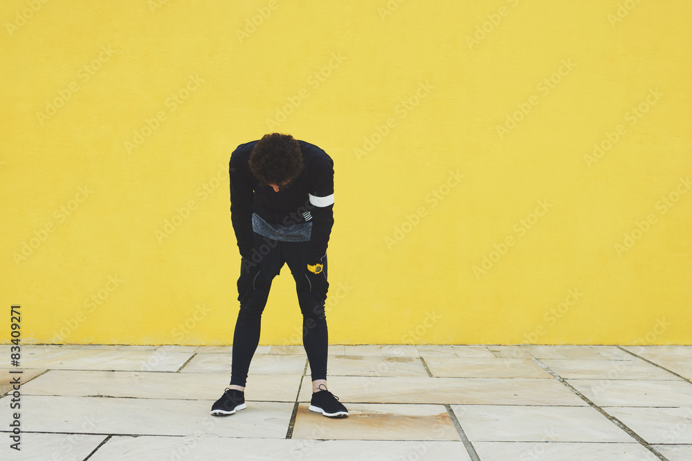 © wayhome.studio - Motivation to run, exhausted runner resting tired after training © wayhome.studio - Motivation to run, exhausted runner resting tired after training