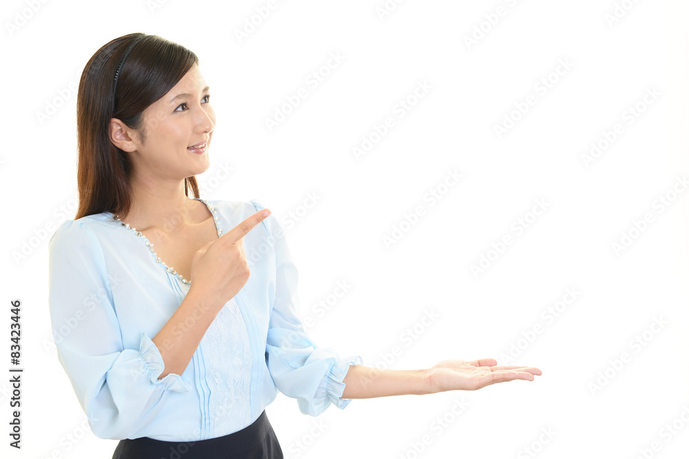 微笑む女性 微笑む女性