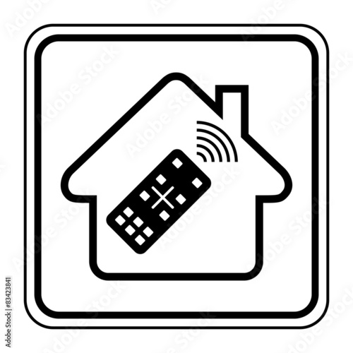 Logo maison et télécommande.