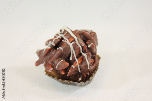  Chocolate plaline mixed with chopped almonds.