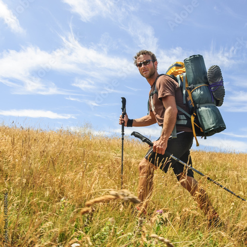 Mann macht eine Trekking-Tour