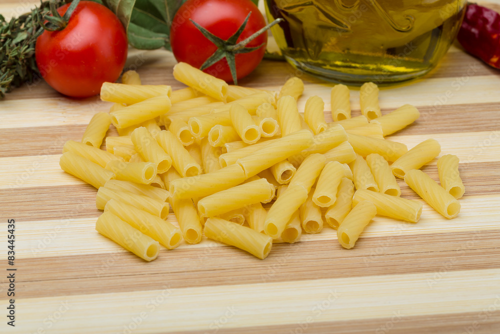Raw rigatoni pasta