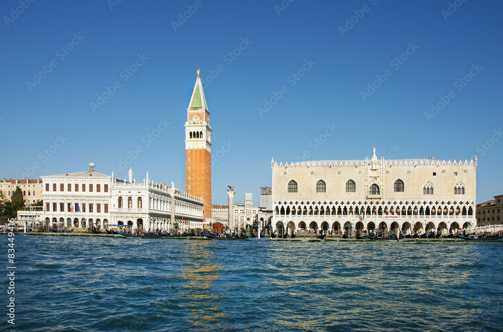 Venedig, Wahrzeichen Campanile und Dogenpalast