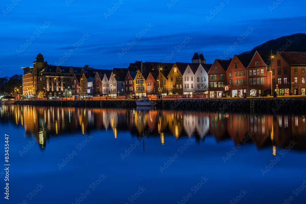 Naklejka premium Bergen City, Norway, at Twilight. 