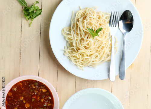  spaghetti on white dish