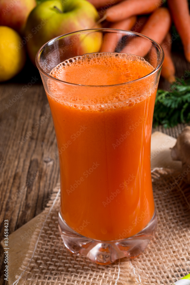 freshly squeezed carrot juice freshly squeezed carrot juice