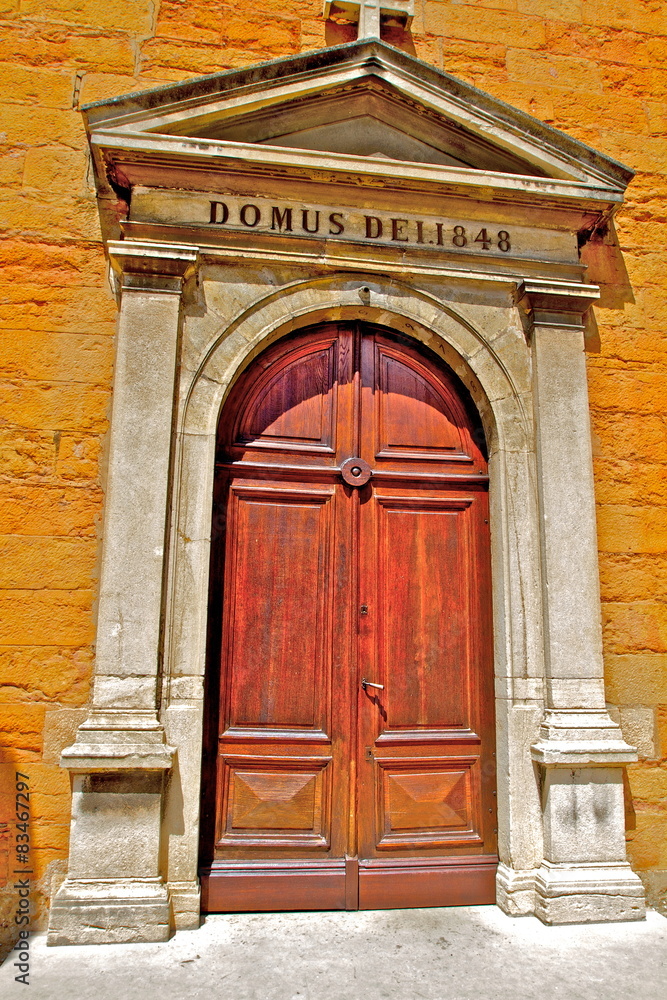 porte d'église de la nativité à albigny rhône