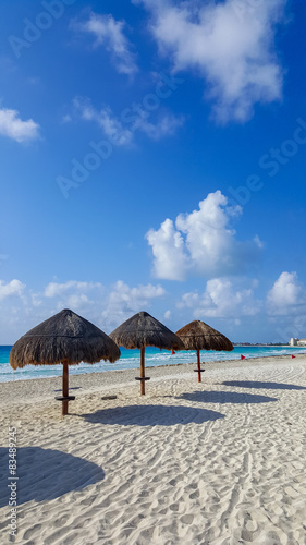 Cancun welcoming beaches  also known as La Isla Dorado   Mexico