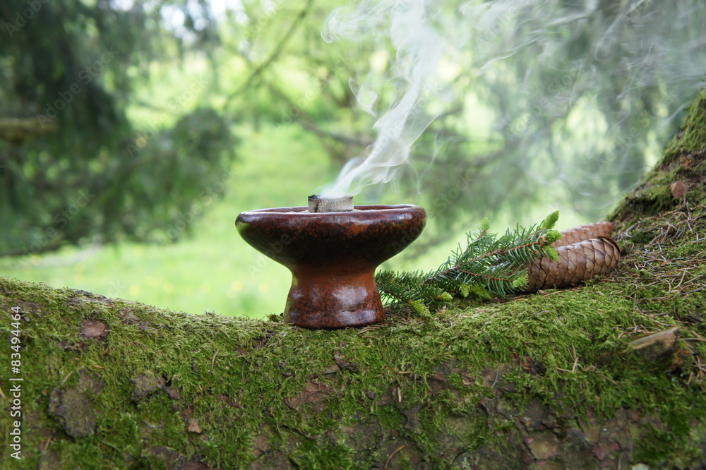 Räucherschale, räuchern, Räucherwerk StockFoto Adobe Stock