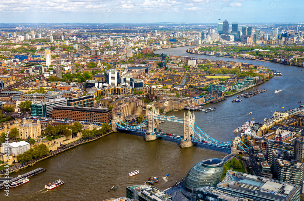 Obraz premium View of Tower Bridge from the Shard - London, England