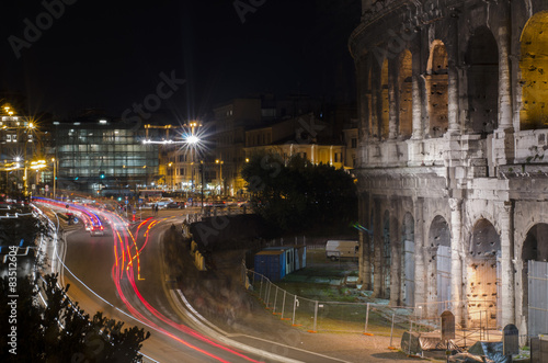 Passando per il Colosseo photo