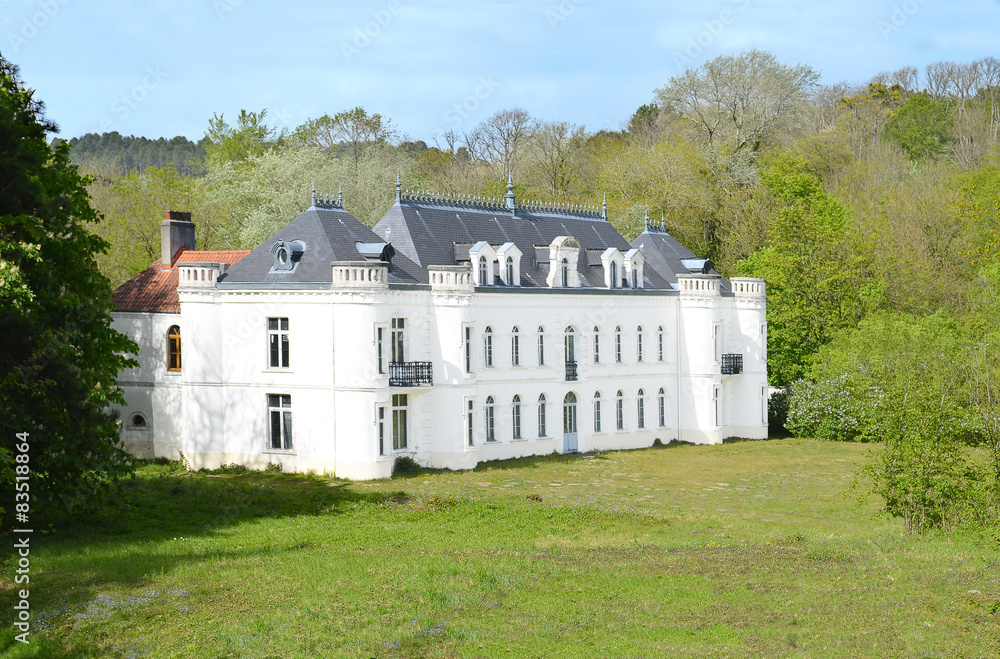 Château de Dannes , dans le parc naturel du Mont Saint Frieux Château de Dannes , dans le parc naturel du Mont Saint Frieux