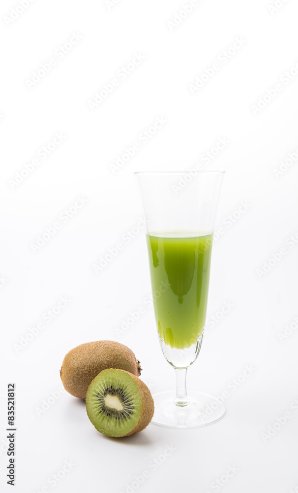 Kiwi fruit and kiwi juice