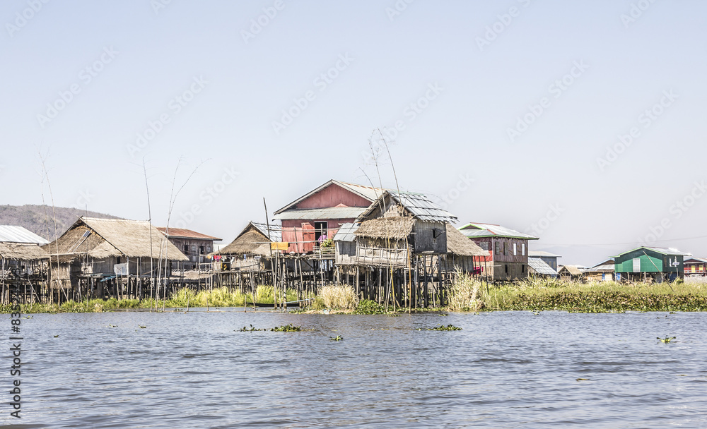 Fototapeta premium stilt house village