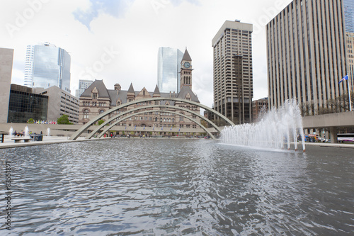 Canvas Print Toronto city hall and Nathan Phillips Square