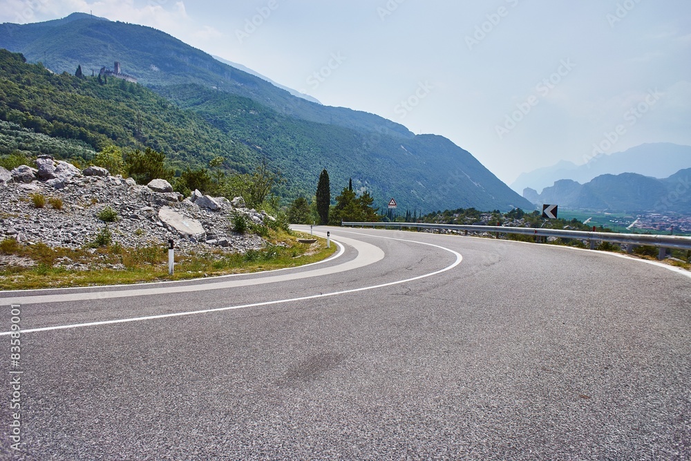 Naklejka premium mountain road