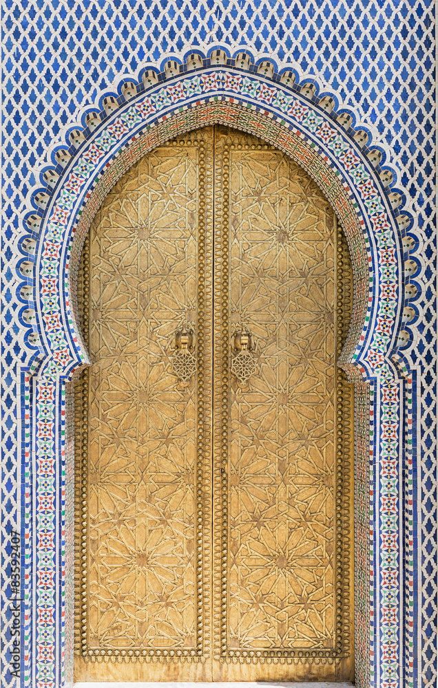 Obraz premium Golden door on Royal Palace 