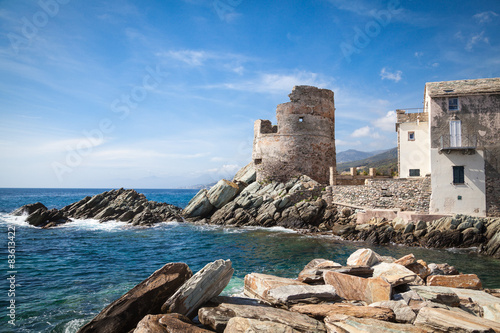 Alte Wachtürme an der Küste von Korsika