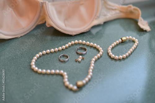 Schmuck Eheringe Perlenkette