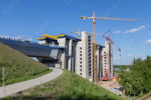 Kräne an der Baustelle photo