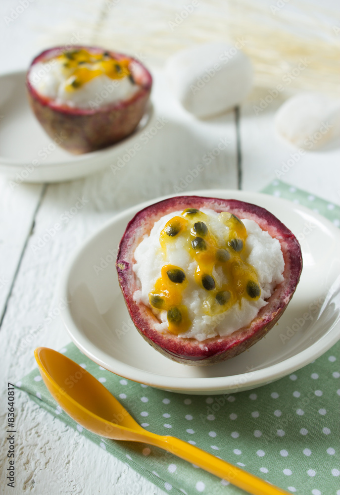 Milk ice cream with Passion fruit topping Milk ice cream with Passion fruit topping